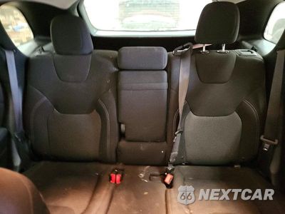 Zdjęcie 10 z 13 samochodu: 2019 JEEP CHEROKEE LATITUDE VIN:1C4PJLCX9KD272287 - miniatura