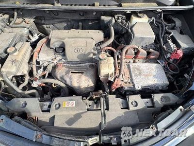 Zdjęcie 9 z 13 samochodu: 2018 TOYOTA RAV4 HYBRID LE VIN:JTMRJREV5JD212545 - miniatura
