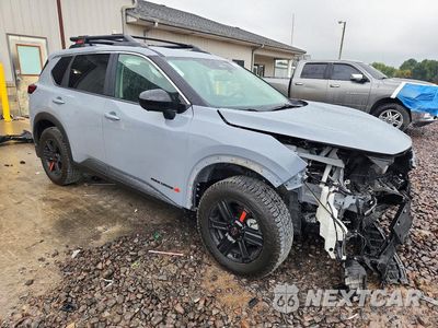 Czwarte zdjęcie samochodu z boku: 2026 NISSAN ROGUE SV VIN:5N1BT3BB3TC720133 - miniatura