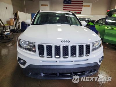 Piąte zdjęcie samochodu w środku: 2016 JEEP COMPASS LATITUDE VIN:1C4NJCEA8GD806144 - miniatura