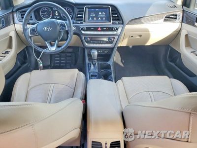 Zdjęcie 8 z 12 samochodu: 2019 HYUNDAI SONATA LIMITED VIN:5NPE34AF8KH815396 - miniatura