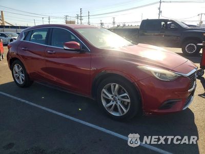 Czwarte zdjęcie samochodu z boku: 2018 INFINITI QX30 LUXURY VIN:SJKCH5CP6JA060692 - miniatura