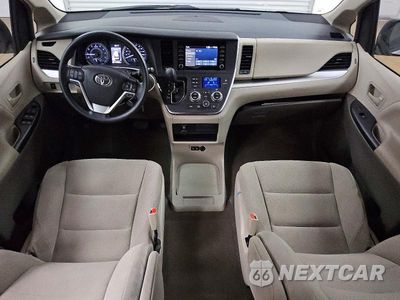 Zdjęcie 8 z 14 samochodu: 2019 TOYOTA SIENNA L 7-PASSENGER VIN:5TDZZ3DC5KS967030 - miniatura