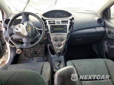 Zdjęcie 8 z 13 samochodu: 2009 TOYOTA YARIS BASE VIN:JTDBT903491340662 - miniatura
