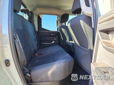 Zdjęcie 10 z 13 samochodu: 2022 TOYOTA TUNDRA SR5 VIN:5TFLA5DA5NX041782 - miniatura