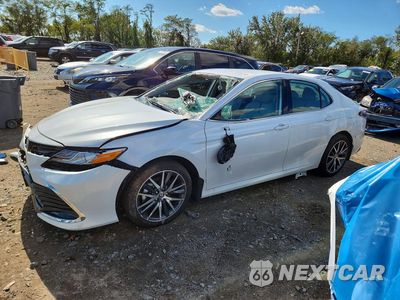 2024 TOYOTA CAMRY XLE 4T1F31AK4RU629740 - główne zdjęcie licytacji z USA - miniatura