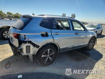 Trzecie zdjęcie samochodu z tyłu: 2019 VOLKSWAGEN TIGUAN SE VIN:3VV3B7AXXKM130672 - miniatura