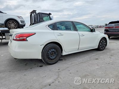 Trzecie zdjęcie samochodu z tyłu: 2014 NISSAN ALTIMA 2.5 S VIN:1N4AL3AP3EN351588 - miniatura