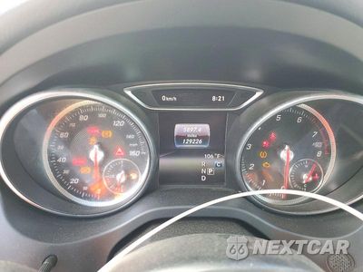 Zdjęcie 9 z 12 samochodu: 2018 MERCEDES-BENZ CLA 250 VIN:WDDSJ4EB9JN688324 - miniatura
