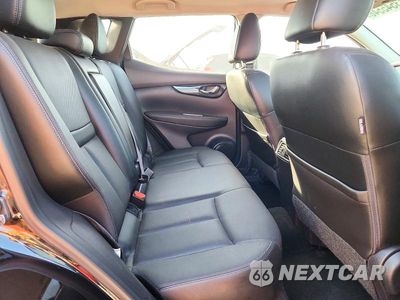 Zdjęcie 10 z 12 samochodu: 2017 NISSAN ROGUE SPORT SL VIN:JN1BJ1CR5HW104484 - miniatura