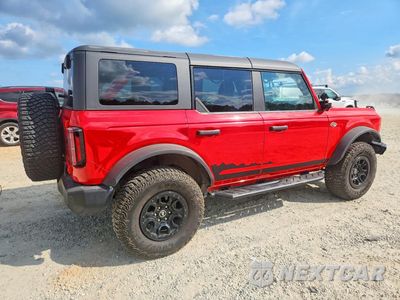 Trzecie zdjęcie samochodu z tyłu: 2022 FORD BRONCO BASE VIN:1FMEE5DP2NLB49815 - miniatura