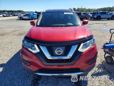 Piąte zdjęcie samochodu w środku: 2017 NISSAN ROGUE SV VIN:JN8AT2MV1HW270414 - miniatura