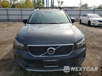 Piąte zdjęcie samochodu w środku: 2022 VOLVO XC40 T4 MOMENTUM VIN:YV4AC2HK7N2780312 - miniatura