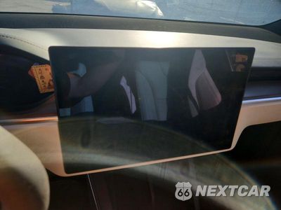 Zdjęcie 9 z 12 samochodu: 2022 TESLA MODEL X VIN:7SAXCAE50NF350238 - miniatura