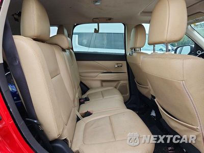 Zdjęcie 10 z 12 samochodu: 2016 MITSUBISHI OUTLANDER SE VIN:JA4AD3A37GZ037579 - miniatura