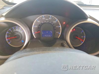 Zdjęcie 9 z 13 samochodu: 2013 HONDA FIT VIN:JHMGE8H33DC017133 - miniatura