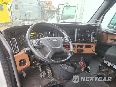 Zdjęcie 8 z 13 samochodu: 2019 FREIGHTLINER CASCADIA 126 SEMI TRUCK VIN:1FUJHHDR2KLKL6681 - miniatura
