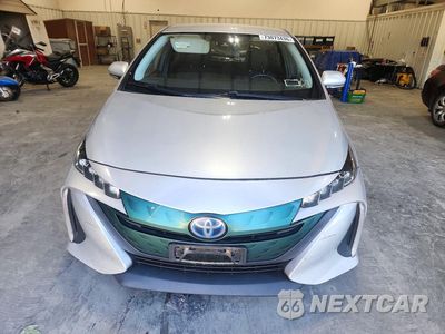 Piąte zdjęcie samochodu w środku: 2017 TOYOTA PRIUS PRIME PLUS VIN:JTDKARFP3H3061898 - miniatura