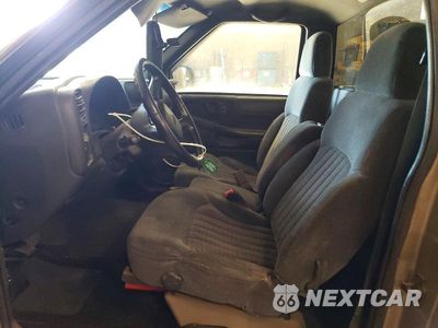Zdjęcie 7 z 12 samochodu: 2000 CHEVROLET S TRUCK S10 VIN:1GCCS1448YK108585 - miniatura