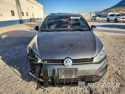 Piąte zdjęcie samochodu w środku: 2019 VOLKSWAGEN GOLF R VIN:WVWVA7AU3KW137611 - miniatura