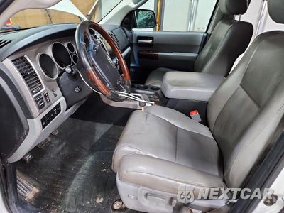 Zdjęcie 7 z 13 samochodu: 2012 TOYOTA SEQUOIA PLATINUM VIN:5TDDW5G18CS066728 - miniatura