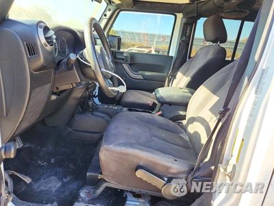 Zdjęcie 7 z 13 samochodu: 2014 JEEP WRANGLER UNLIMITED SPORT VIN:1C4BJWDG5EL117966 - miniatura