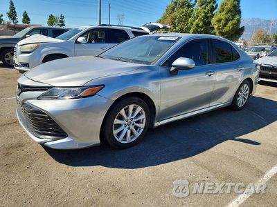 2018 TOYOTA CAMRY LE 4T1B11HK2JU099833 - główne zdjęcie licytacji z USA - miniatura