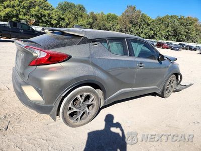 Trzecie zdjęcie samochodu z tyłu: 2021 TOYOTA C-HR XLE VIN:JTNKHMBX6M1098059 - miniatura
