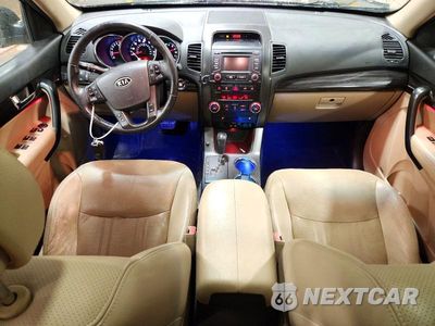 Zdjęcie 8 z 12 samochodu: 2013 KIA SORENTO EX VIN:5XYKUDA28DG329193 - miniatura