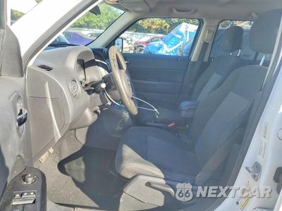 Zdjęcie 7 z 14 samochodu: 2011 JEEP PATRIOT SPORT VIN:1J4NT1GB1BD125461 - miniatura