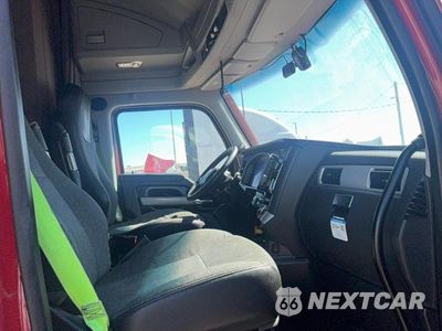 Piąte zdjęcie samochodu w środku: 2024 KENWORTH CONSTRUCTION T680 VIN:1XKYD49X2RJ329356 - miniatura