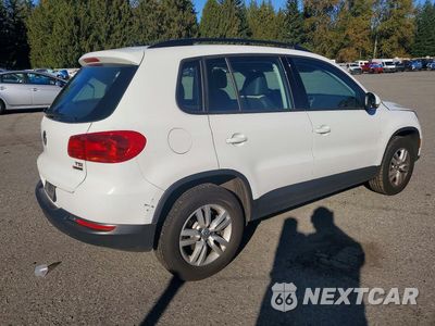 Trzecie zdjęcie samochodu z tyłu: 2016 VOLKSWAGEN TIGUAN S VIN:WVGBV7AX5GW580668 - miniatura