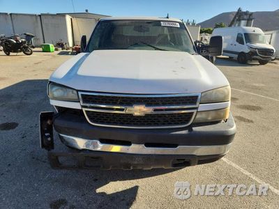 Piąte zdjęcie samochodu w środku: 2007 CHEVROLET SILVERADO K2500 HEAVY DUTY VIN:1GCHK23D67F155330 - miniatura