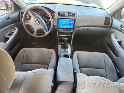 Zdjęcie 8 z 12 samochodu: 2004 HONDA ACCORD EX VIN:1HGCM56694A078059 - miniatura