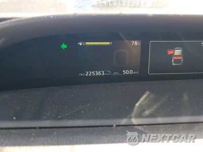 Zdjęcie 9 z 12 samochodu: 2016 TOYOTA PRIUS THREE VIN:JTDKARFU6G3005510 - miniatura