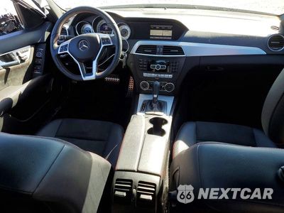Zdjęcie 8 z 12 samochodu: 2013 MERCEDES-BENZ C 250 VIN:WDDGF4HB5DA836600 - miniatura