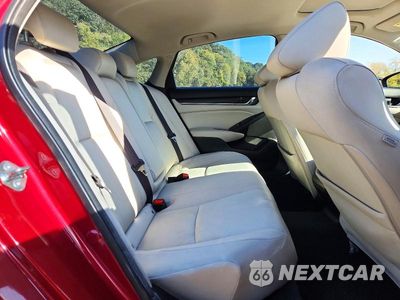 Zdjęcie 10 z 13 samochodu: 2019 HONDA ACCORD EX VIN:1HGCV1F47KA155254 - miniatura