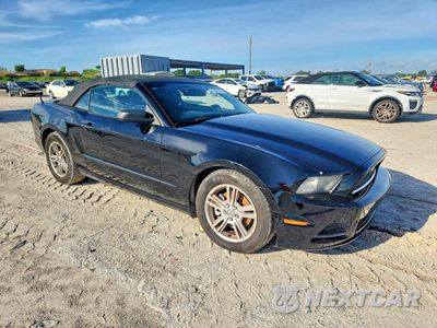 Czwarte zdjęcie samochodu z boku: 2014 FORD MUSTANG VIN:1ZVBP8EM2E5227163 - miniatura