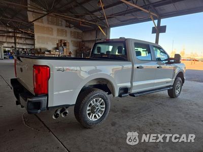 Trzecie zdjęcie samochodu z tyłu: 2023 FORD F250 SUPER DUTY VIN:1FT8W2BT7PED66555 - miniatura