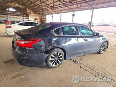 Trzecie zdjęcie samochodu z tyłu: 2017 NISSAN ALTIMA 2.5 SV VIN:1N4AL3AP6HC260489 - miniatura