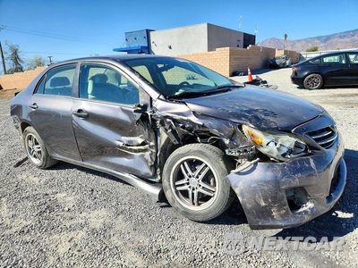 Czwarte zdjęcie samochodu z boku: 2013 TOYOTA COROLLA LE VIN:5YFBU4EE2DP177072 - miniatura