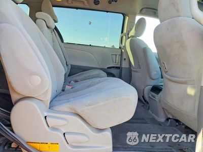 Zdjęcie 11 z 14 samochodu: 2011 TOYOTA SIENNA LE VIN:5TDKK3DC7BS170350 - miniatura