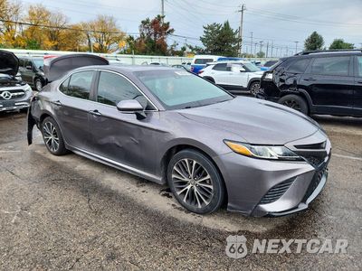 Czwarte zdjęcie samochodu z boku: 2018 TOYOTA CAMRY SE VIN:4T1B11HK0JU157759 - miniatura