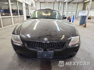 Piąte zdjęcie samochodu w środku: 2003 BMW Z4 2.5 VIN:4USBT33443LS42190 - miniatura