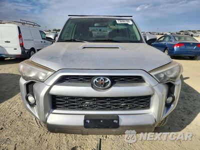 Piąte zdjęcie samochodu w środku: 2017 TOYOTA 4RUNNER TRD OFF-ROAD VIN:JTEBU5JR7H5430142 - miniatura