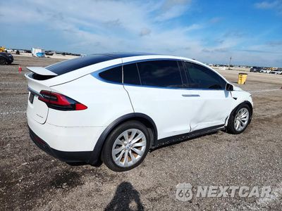 Trzecie zdjęcie samochodu z tyłu: 2021 TESLA MODEL X VIN:5YJXCDE24MF320498 - miniatura