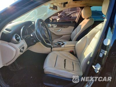 Zdjęcie 7 z 12 samochodu: 2015 MERCEDES-BENZ C 300 4MATIC VIN:55SWF4KBXFU030257 - miniatura