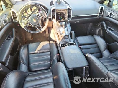 Zdjęcie 8 z 14 samochodu: 2015 PORSCHE CAYENNE VIN:WP1AF2A25FLA38652 - miniatura