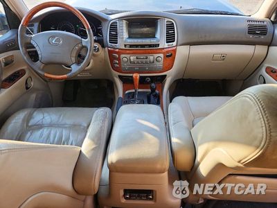 Zdjęcie 8 z 13 samochodu: 2006 LEXUS LX 470 VIN:JTJHT00W764011770 - miniatura