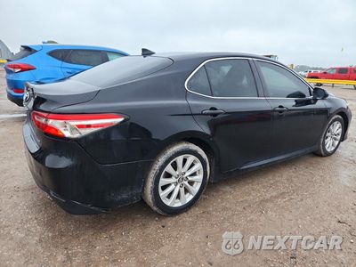 Trzecie zdjęcie samochodu z tyłu: 2019 TOYOTA CAMRY LE VIN:4T1B11HK8KU742980 - miniatura